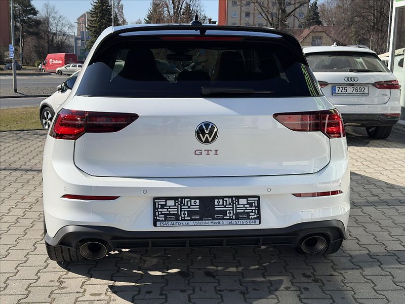 Volkswagen Golf 2,0   GTI EDICE 45 300 PS Akra - fotka 7 z 31