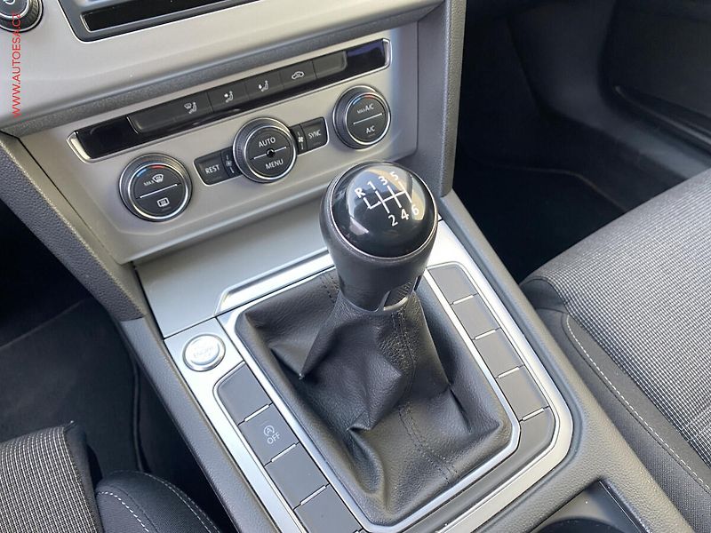 Volkswagen Passat (2016) 2.0TDi, Comfortline, LED - fotka 17 z 19