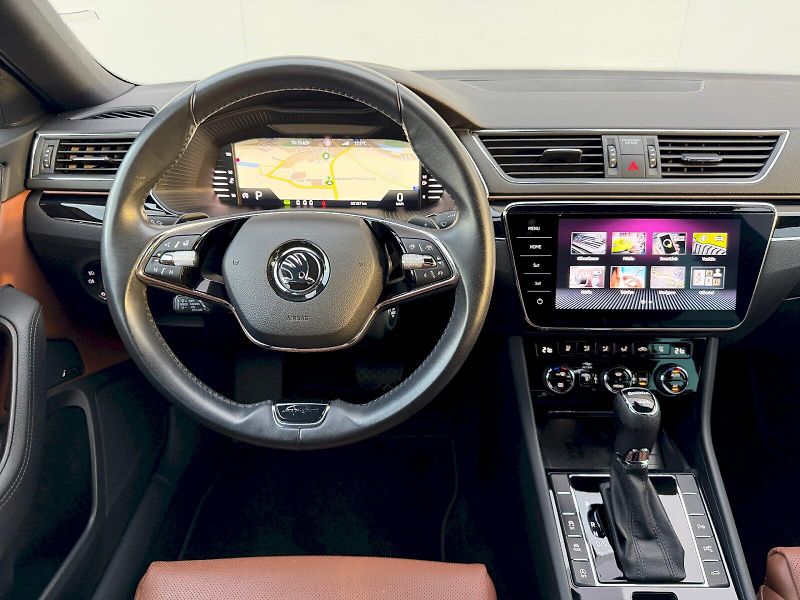 Škoda Superb (2023) 2.0 TDI 147kW 4x4 DSG L&K - fotka 9 z 35