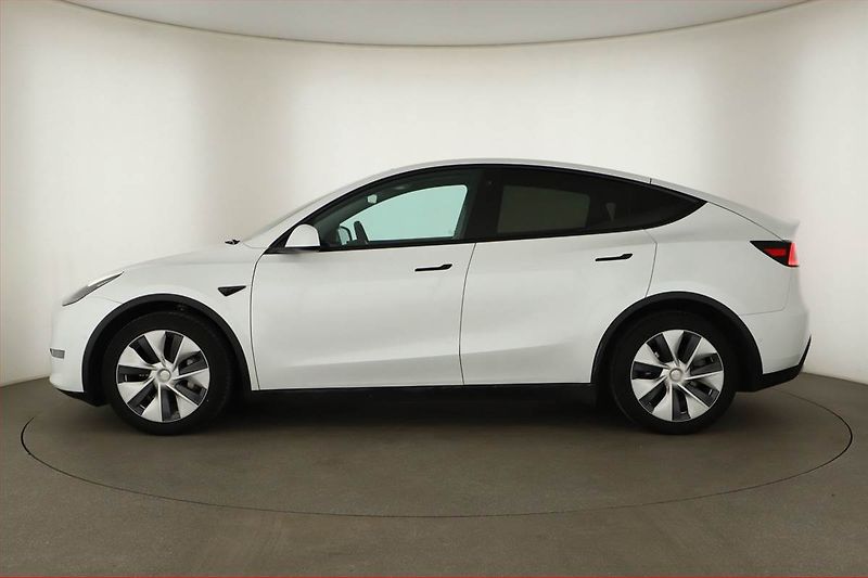 Tesla Model Y (2021) Long Range AWD 75kWh, SoH 91% - fotka 3 z 28