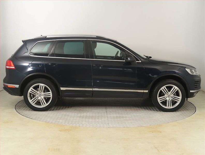 Volkswagen Touareg (2015) R-Line 3.0 TDI, 4X4, Automat - fotka 6 z 27