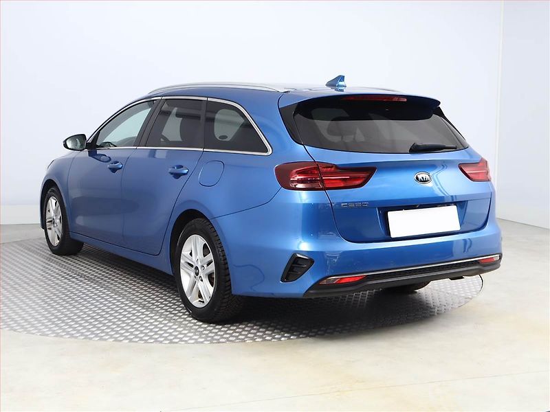Kia Ceed (2020) 1.4 T-GDI, Automat, Serv.kniha - fotka 4 z 18