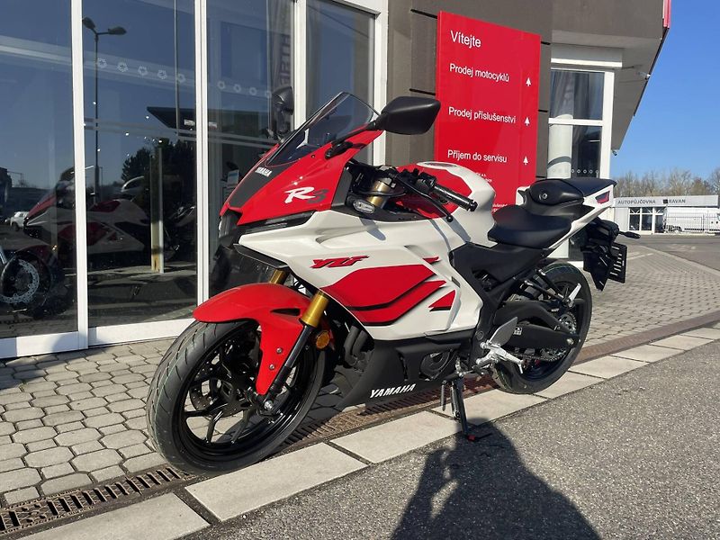 Yamaha (2026) YZF-R3 70th Anniversary EU5+ - fotka 5 z 11