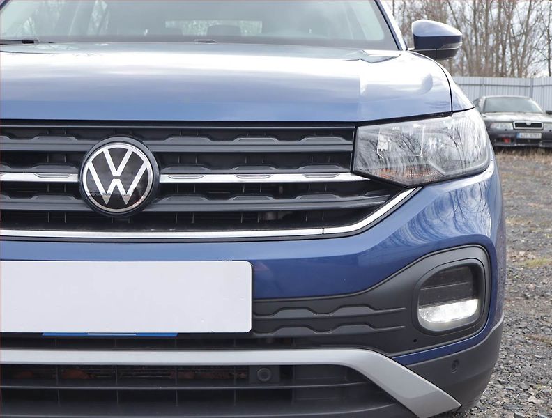 Volkswagen T-Cross (2023) 1.0 TSI, Navi, Park. senzory - fotka 16 z 19