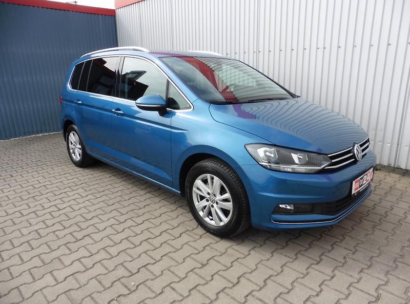 Volkswagen Touran 1.5 TSi Highline Navi - fotka 2 z 17