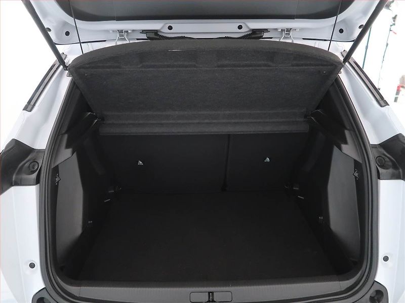 Peugeot 2008 (2025) Style 1.2 PureTech - fotka 13 z 16
