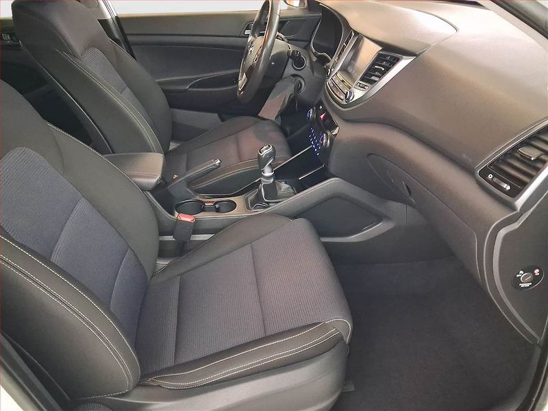 Hyundai Tucson (2017) 1.7 CRDi, Serv.kniha, Navi - fotka 9 z 21