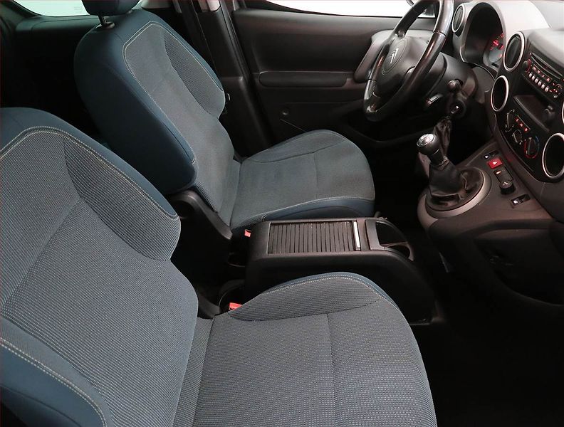 Citroën Berlingo (2017) Feel 1.6 BlueHDi, 5Míst, ČR - fotka 9 z 12
