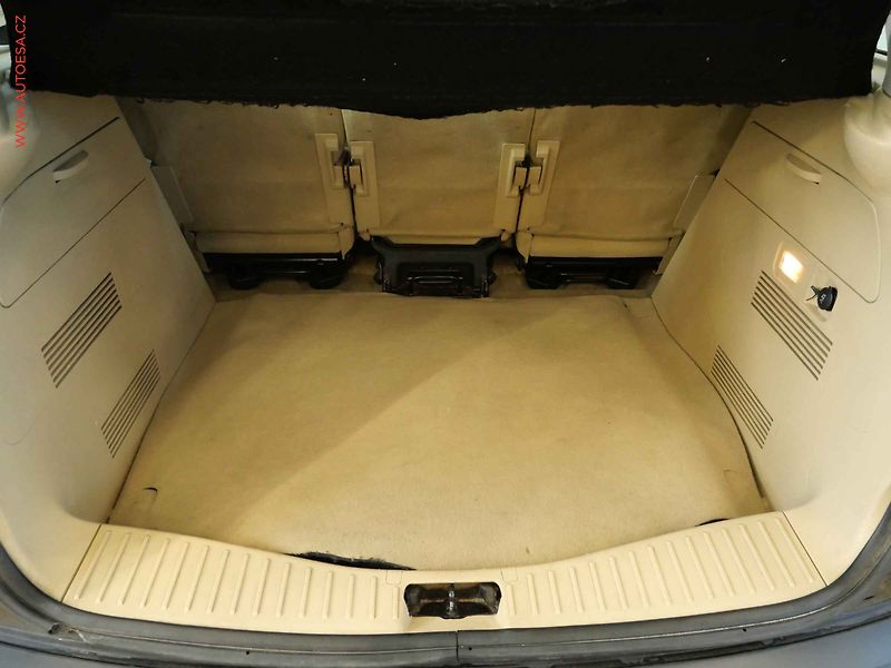 Ford C-MAX (2007) 1.8i, AC, tempo, park.asist - fotka 7 z 19