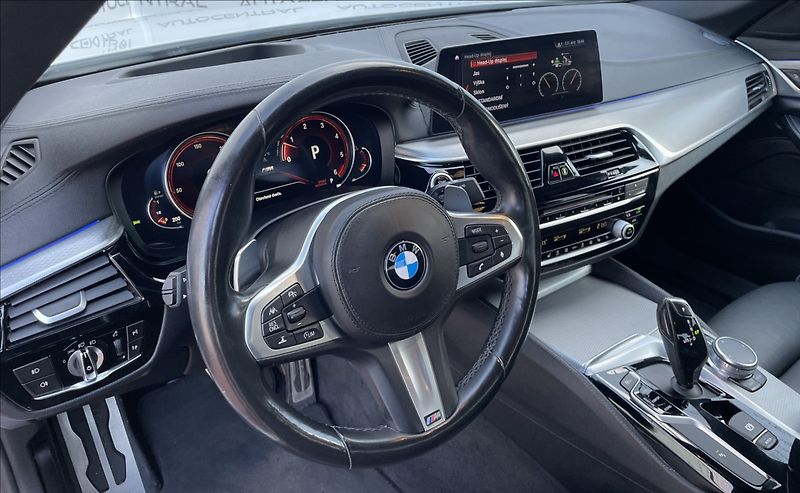 BMW Řada 5 3,0 D,530 xDrive,195kW,M-PACKE - fotka 13 z 34