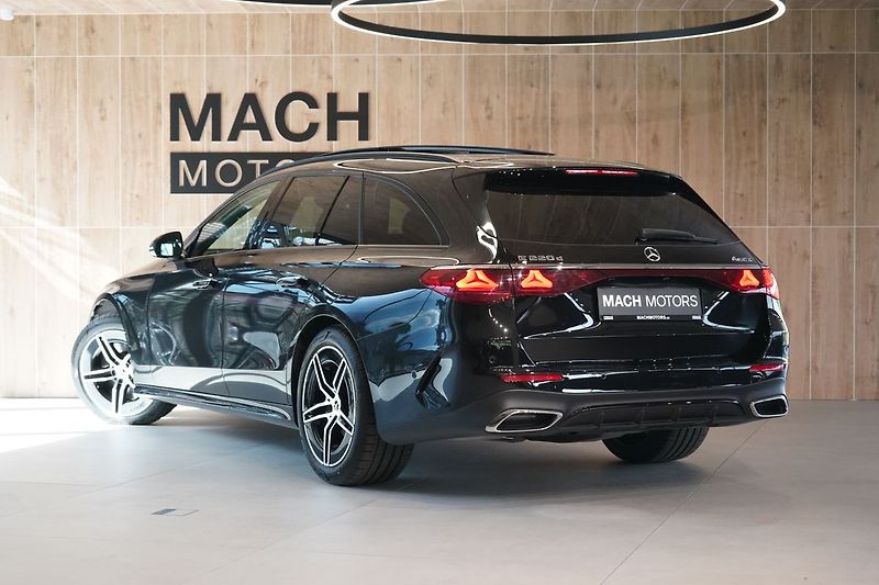 Mercedes-Benz Třídy E 220d 4MATIC AMG, Pano, Tažné - fotka 11 z 49