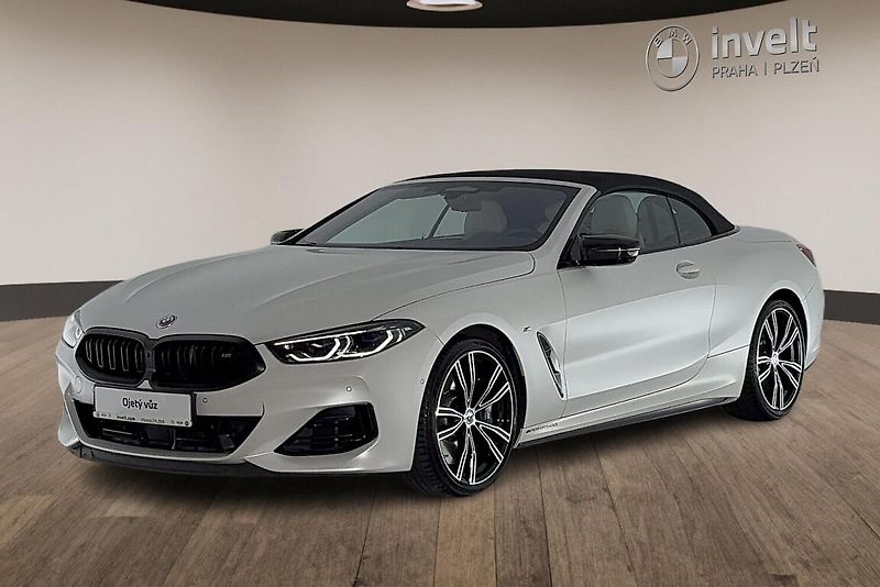 BMW Řada 8 M850i xDrive - fotka 2 z 33
