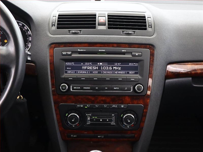 Škoda Octavia (2011) 1.8 TSI, 4X4, Serv.kniha - fotka 10 z 16