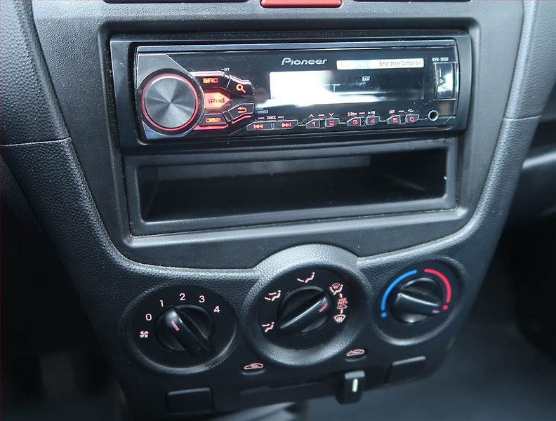 Kia Picanto (2009) 1.1, jezdí výborně - fotka 12 z 13
