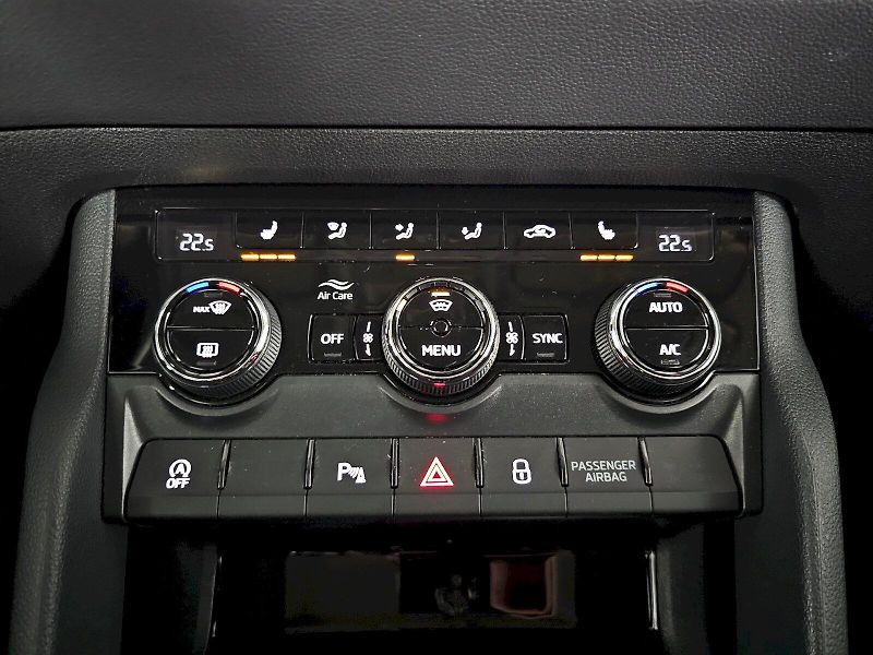 Škoda Karoq (2019) 1.5TSI 110KW AMBITION - fotka 23 z 30