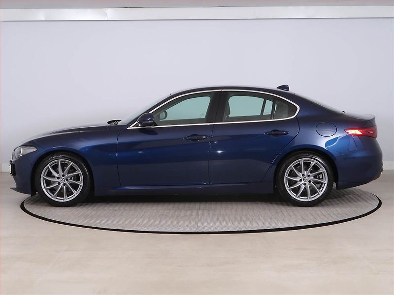 Alfa Romeo Giulia (2018) 2.0 Turbo - fotka 3 z 20