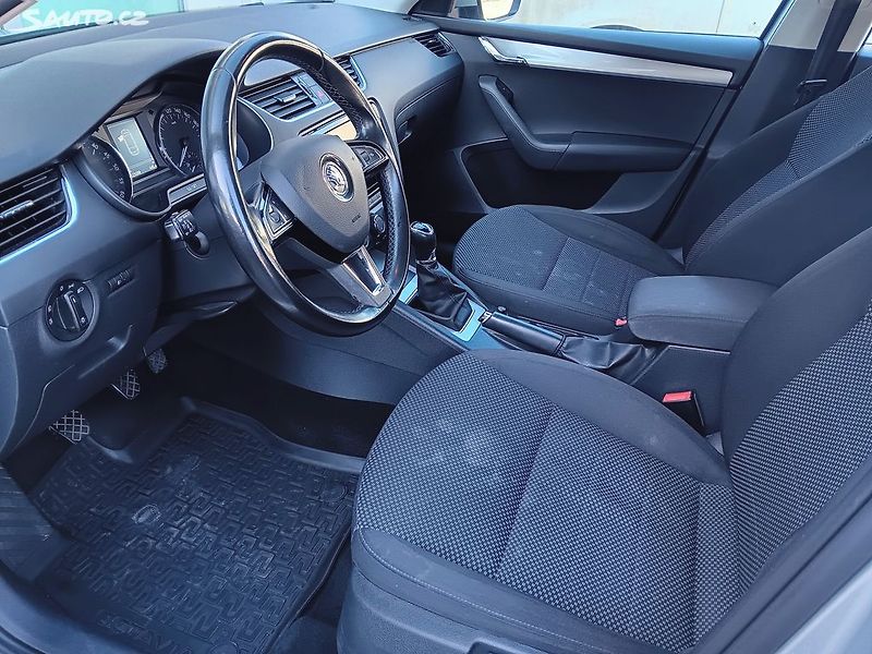 Škoda Octavia 1.6 TDI 81kW - fotka 10 z 27