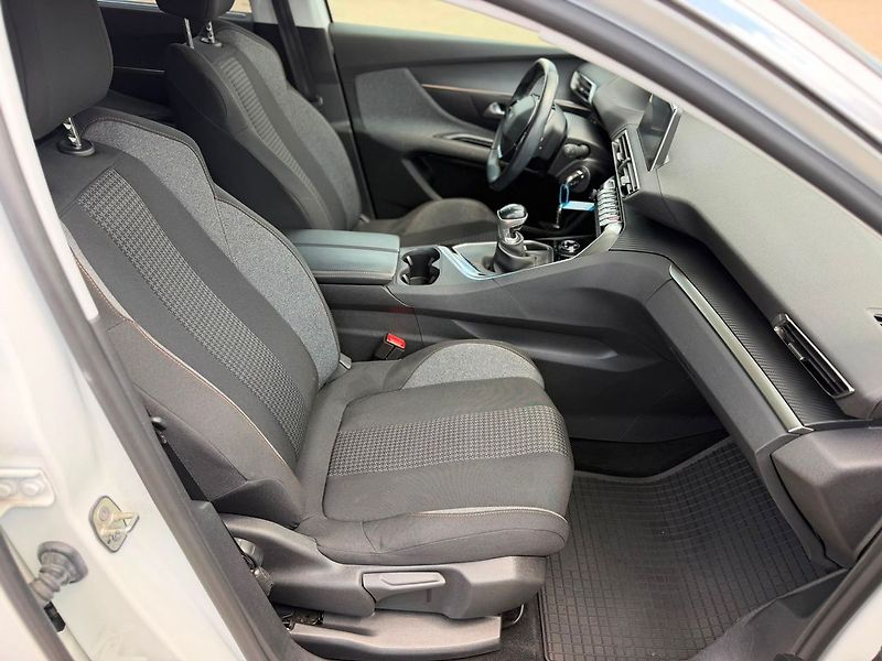Peugeot 5008 ACTIVE 1.5BHDi 130 MAN6 - fotka 9 z 30
