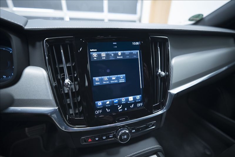 Volvo S90 2,0 D4 NAVI KAMERA 4x VÝHŘEV - fotka 32 z 42