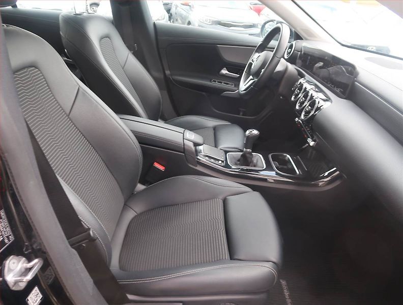 Mercedes-Benz CLA (2020) 180 - fotka 9 z 15