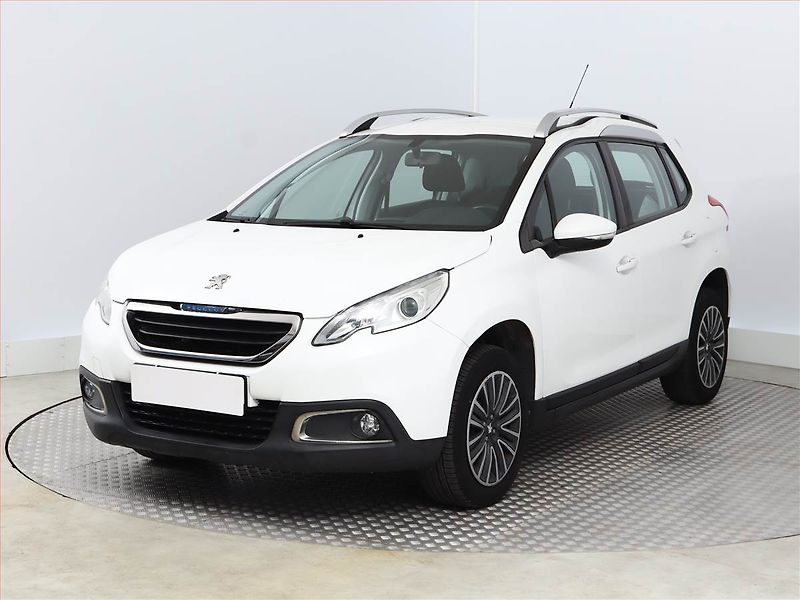 Peugeot 2008 (2016) 1.2 PureTech, Serv.kniha - fotka 2 z 11