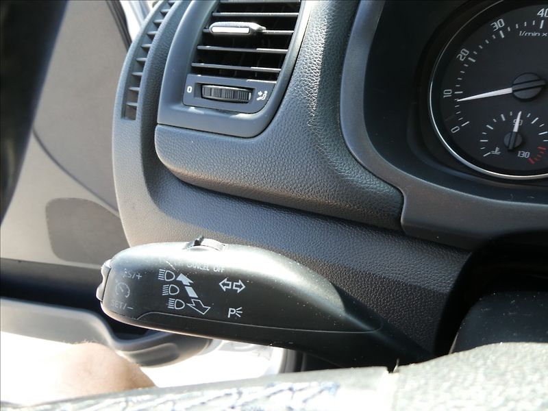 Škoda Fabia 1,2 Tsi 63kW SPORT,digi.klima - fotka 29 z 36