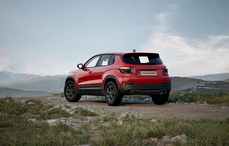 Jeep Avenger 1.2T 6MT 100k Longitude - fotka 2 z 6