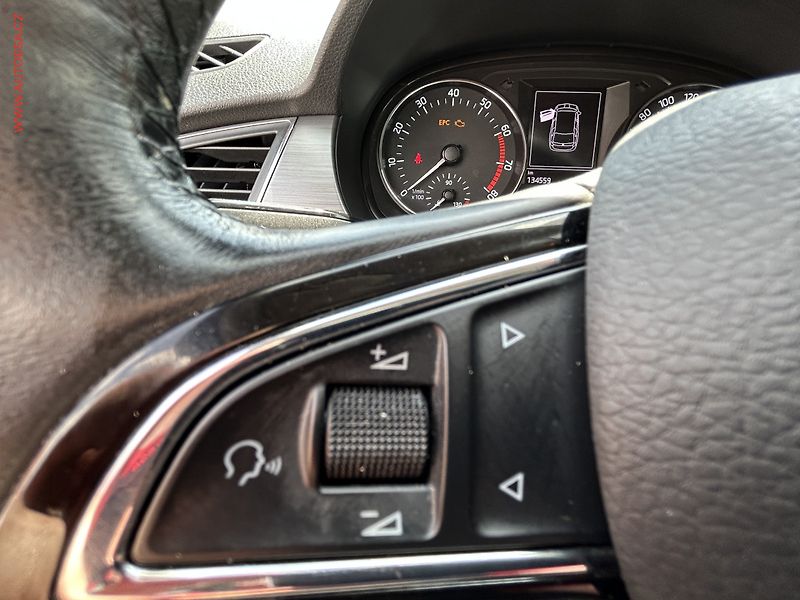 Škoda Fabia (2018) 1.0 TSi, Clever, navi, kamera - fotka 17 z 18