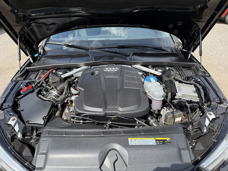 Audi A4 2.0 TDI 3x S-line - fotka 21 z 21