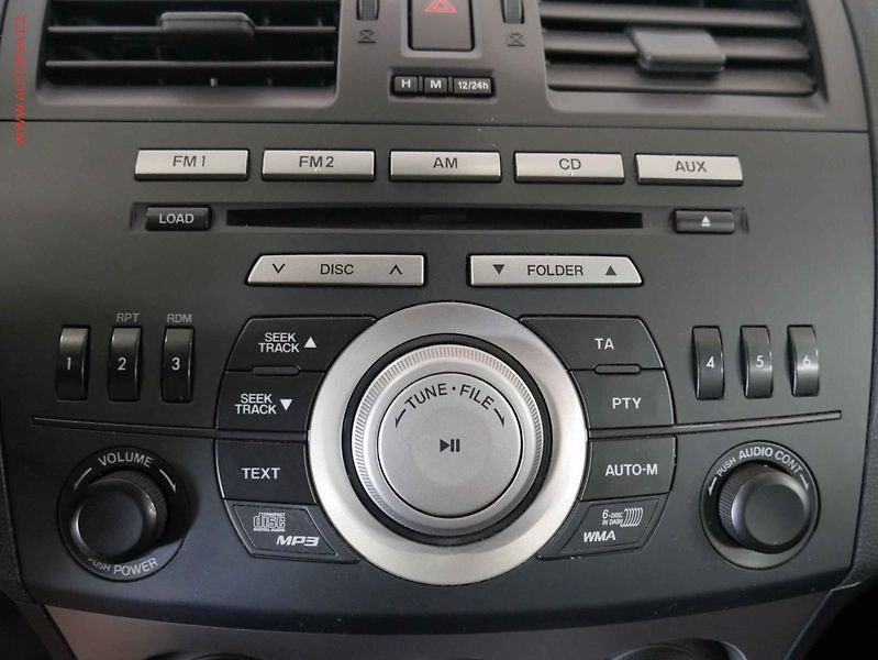 Mazda 3 (2012) 2.0 i, ČR, STK8/28 - fotka 15 z 19