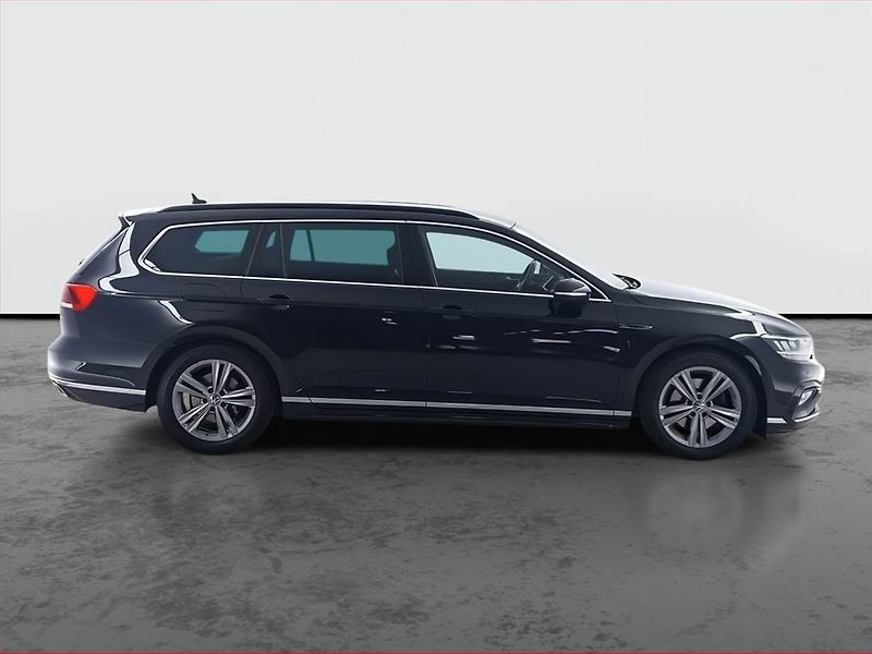 Volkswagen Passat (2022) R-Line 2.0 TDI, Automat, Kůže - fotka 6 z 23