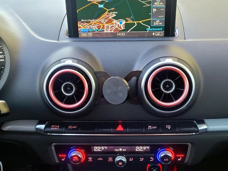 Audi A3 TFSi 103kW Limo,FULL LED - fotka 36 z 44