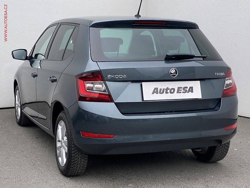 Škoda Fabia (2019) 1.0 TSi, Ambition, navi - fotka 6 z 18