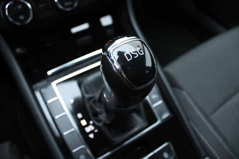 Škoda Superb 2.0 TDI 110kW DSG BIXENON NAVI - fotka 15 z 21