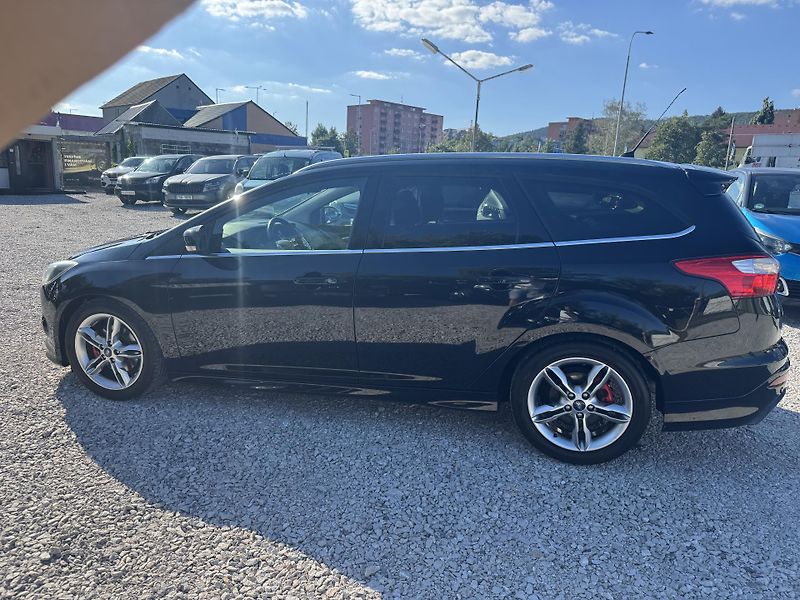 Ford Focus (2014) ST-LINE 1.6-16V(150PS) - fotka 9 z 44