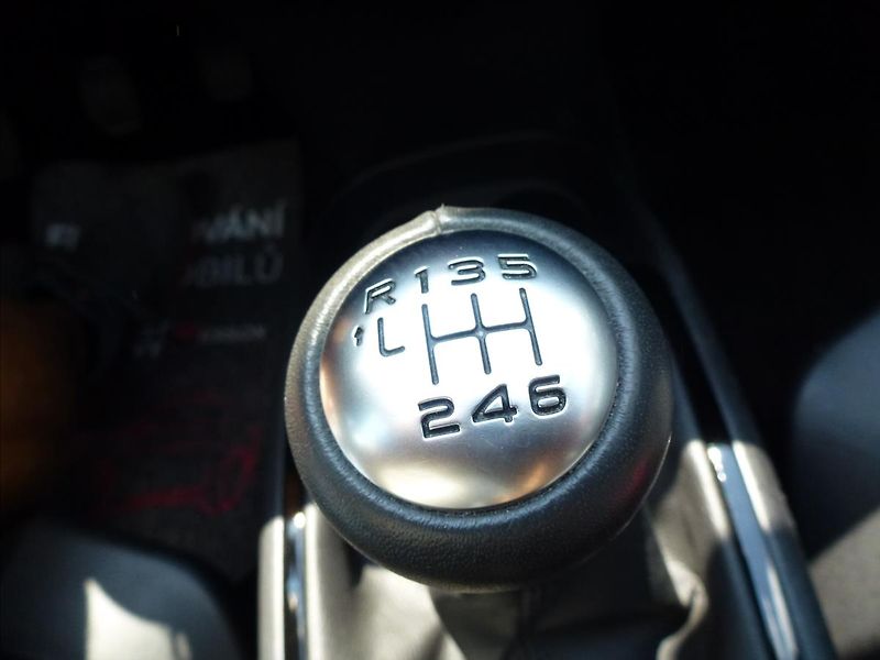 Citroën C4 Picasso 1,2 PureTech 130 6MAN Turbo Od - fotka 39 z 55