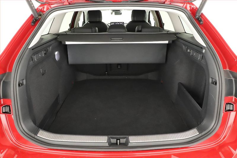 Škoda Superb (2024) Selection 1.5 TSI mHEV - fotka 19 z 21