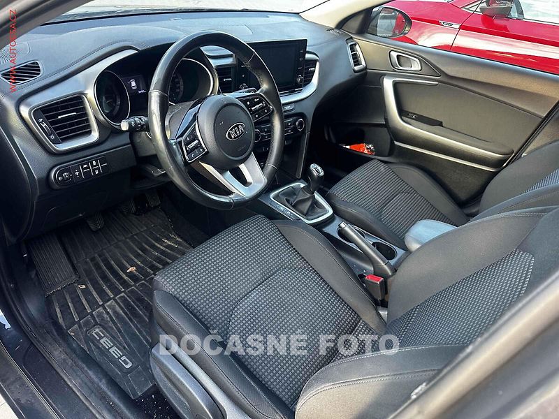 Kia Ceed (2021) 1.5t-gdi, 2.maj,ČR, autoAC - fotka 3 z 3