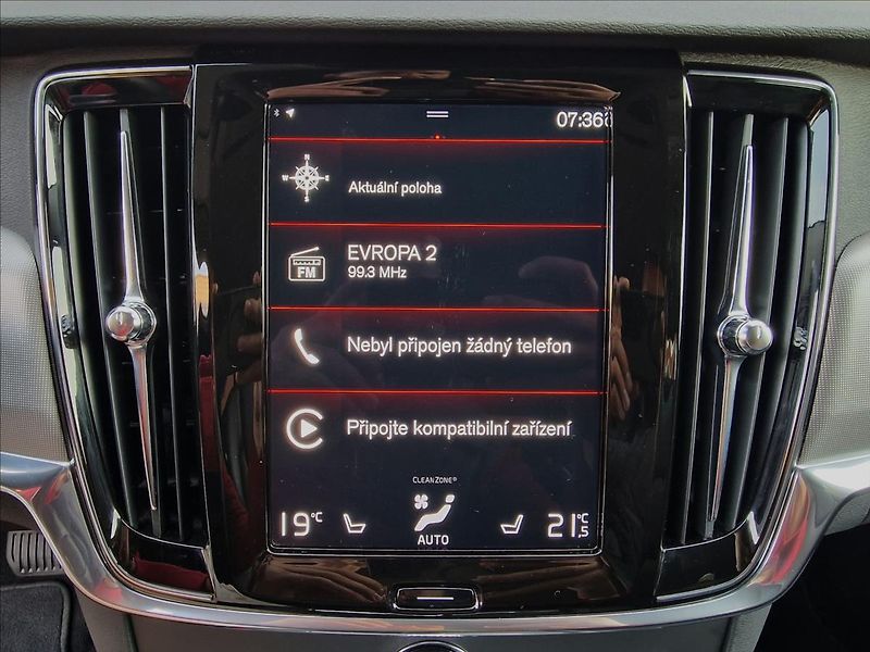 Volvo V90 B4 AWD Momentum Pro Auto,1Maj - fotka 25 z 50
