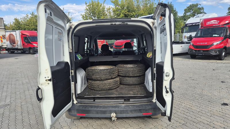 Fiat Dobló cargo (2014) Combi 2.0 JTD - fotka 5 z 8