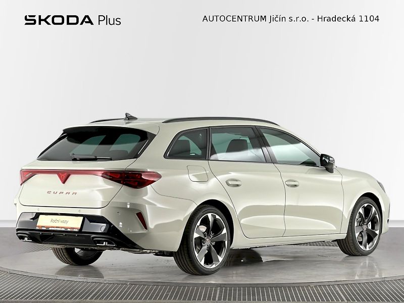 Cupra Leon (2026) ST 2.0 TSI 150kW 4x4 DSG - fotka 2 z 34