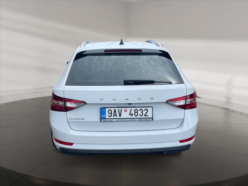 Škoda Superb 2,0 TSI Style AT - fotka 5 z 11