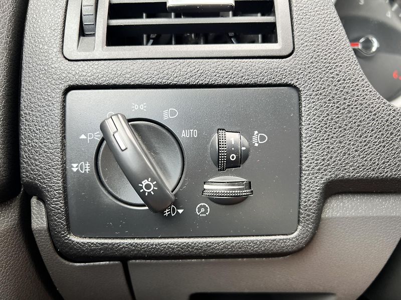 Ford C-MAX GHIA 2.0TDCi AUTOMAT TEMPOMAT - fotka 13 z 41