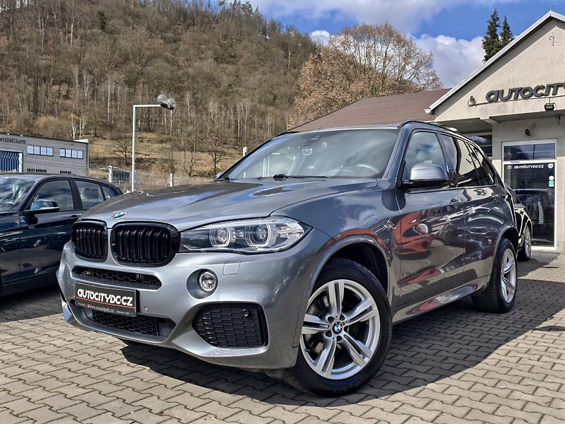 BMW X5 xDrive30d 190kW M-Paket, ČR - fotka 25 z 26