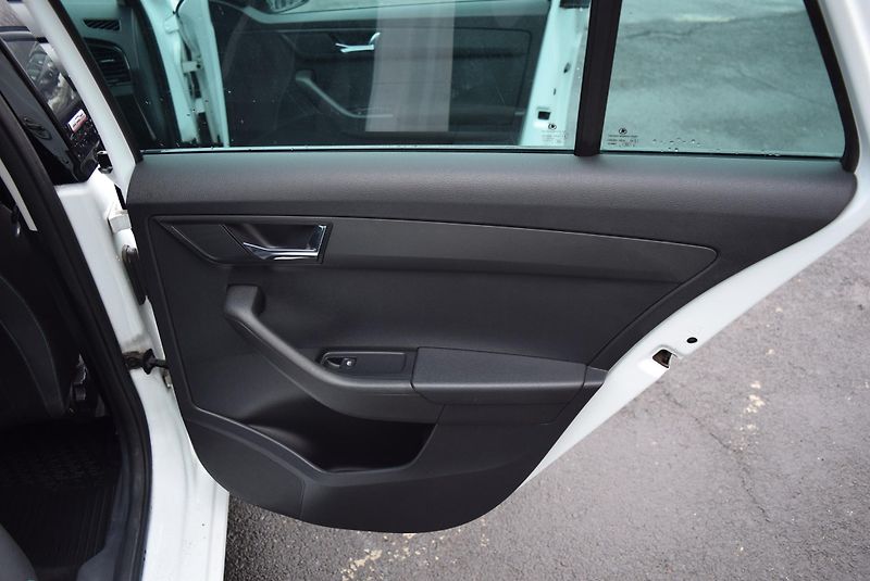 Škoda Fabia (2016) 1.2TSI 81kw AMBITION JOY OPS - fotka 43 z 49