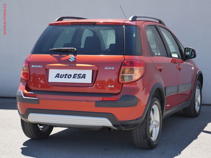 Suzuki SX4 (2009) 1.6i 4x4, ČR, 4x4, vyhřívané - fotka 4 z 17