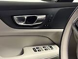Volvo V60 (2024) B4 Plus Dark AT ČR 1 MAJITEL  - náhled 16