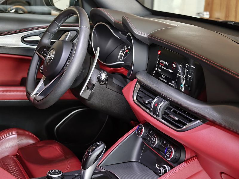 Alfa Romeo Stelvio 2,2d 154kW Q4 - fotka 15 z 38