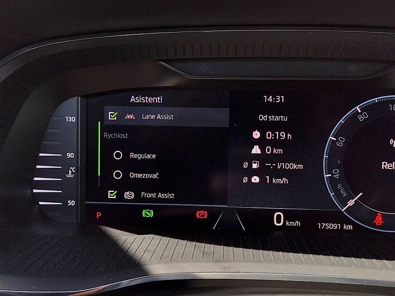 Škoda Octavia (2023) Combi Ambition Plus 2,0 Tdi 11 - fotka 8 z 36