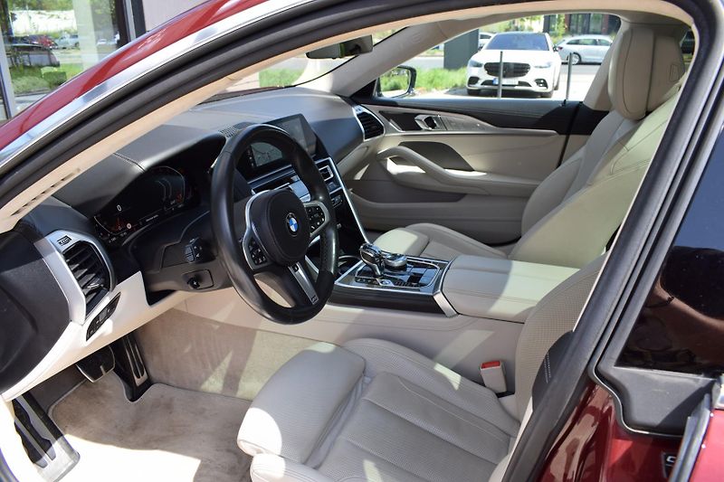 BMW Řada 8 (2020) 840i xD GranCoupe/karbon - fotka 38 z 67
